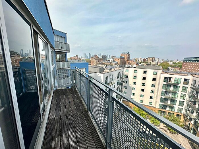 2 Bedroom Flat To Rent In Deals Gateway, London, SE13