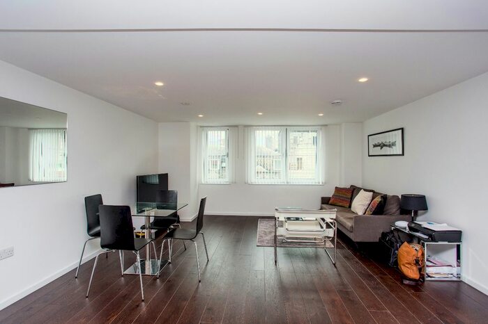 1 Bedroom Flat To Rent In City Road, Shoreditch, London, EC1V