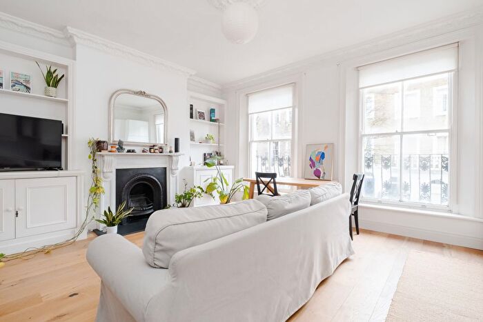 2 Bedroom Flat For Sale In Huntingdon Street, London, N1