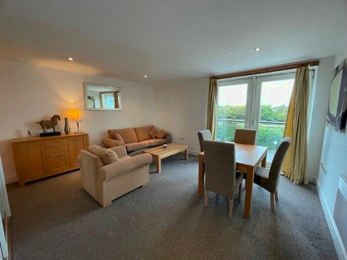 1 Bedroom Flat To Rent In Kilcredaun House, Ferry Court, Cardiff Bay, CF11