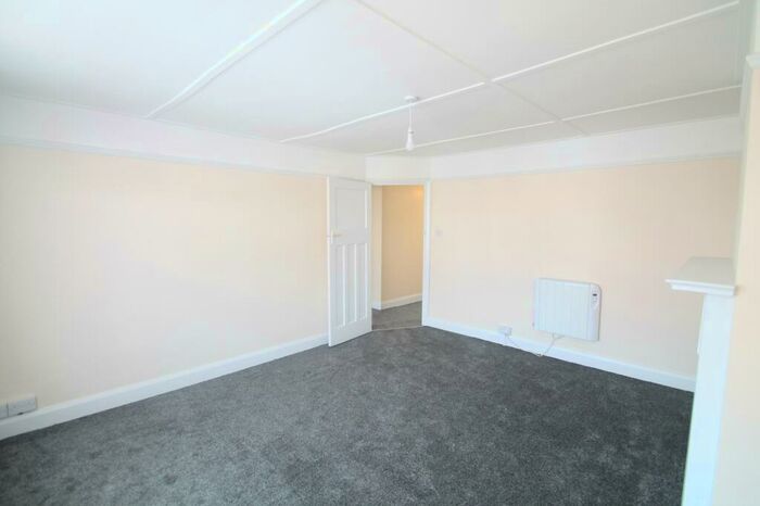 2 Bedroom Maisonette To Rent In Ewell Road, Surbiton, KT6