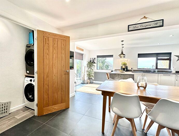 3 Bedroom Detached Bungalow For Sale In Fairfield, Ilfracombe, Devon, EX34