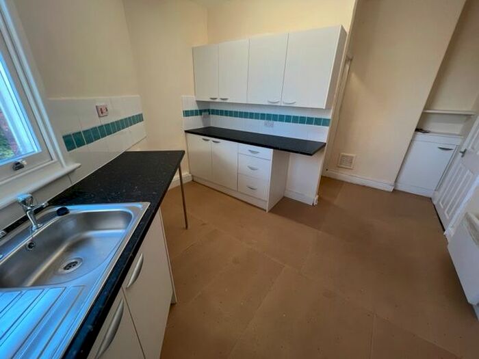 1 Bedroom Flat To Rent In Crab Lane Flat 1, Armley, Leeds LS12