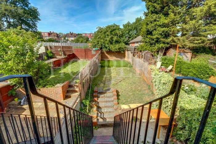 2 Bedroom Flat To Rent In Coles Green Road, London, NW2