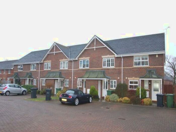 2 Bedroom Flat To Rent In Puddingstone Drive, St Albans, AL4