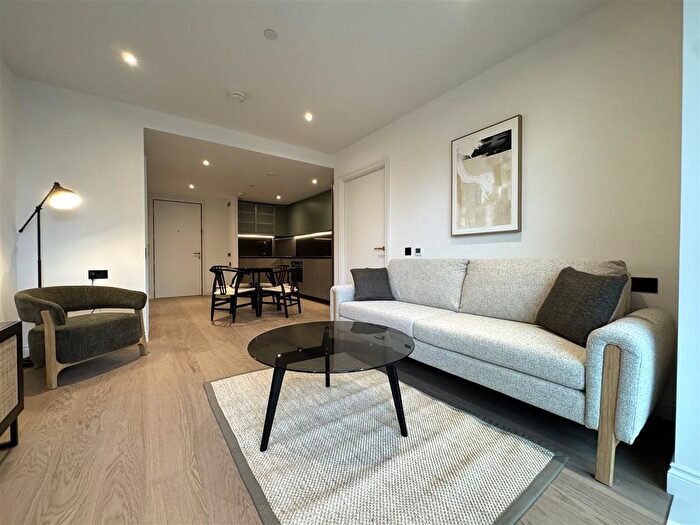 1 Bedroom Flat To Rent In Potters Road, Chelsea, London, SW6