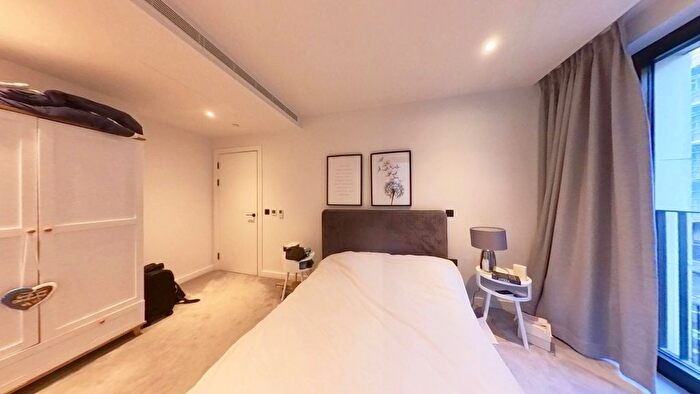 2 Bedroom Flat To Rent In Clarendon Court, Barbican, EC1Y