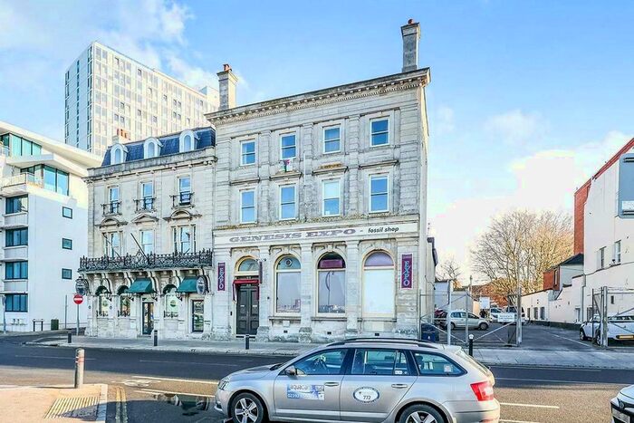 2 Bedroom Flat To Rent In The Hard, Portsmouth PO1