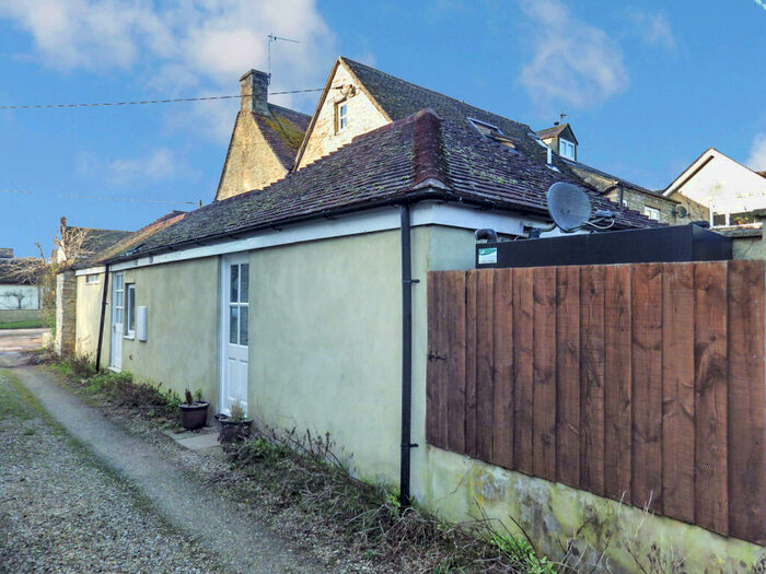 Apartment To Rent In High Street, Witney, Oxfordshire, OX29