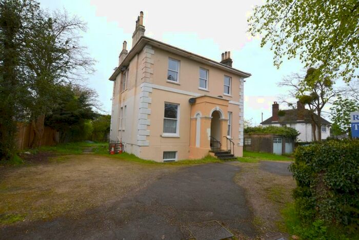 1 Bedroom Flat To Rent In Leckhampton Road, Cheltenham, GL53