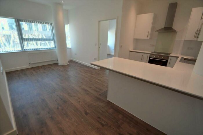 2 Bedroom Flat To Rent In Wellesley Road, Croydon, London, CR0