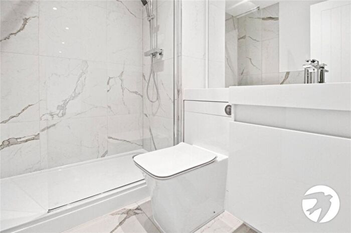 1 Bedroom Flat To Rent In New Road, Gravesend, Kent, DA11