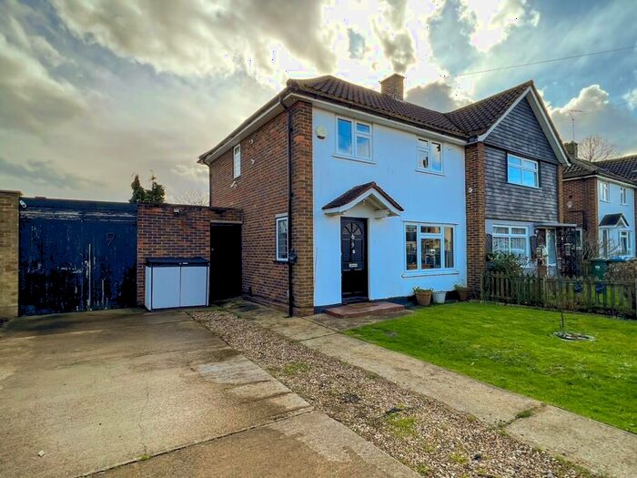 2 Bedroom SemiDetached House For Sale In Dunstable Road, West Molesey, KT8