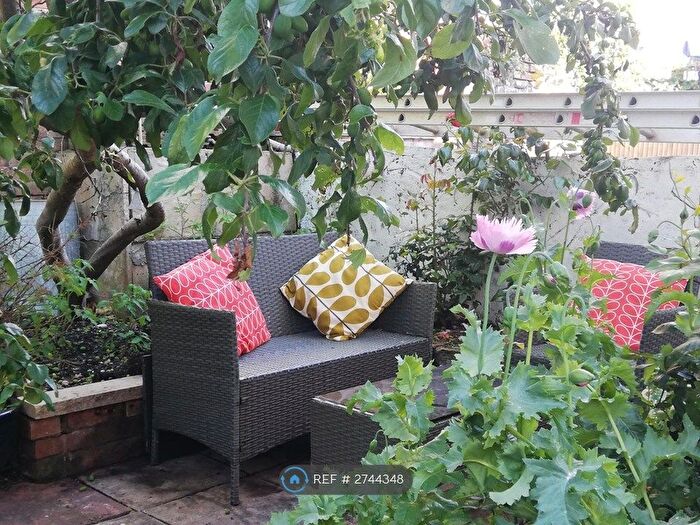 3 Bedroom Terraced House To Rent In Albion Street, Portslade, BN41