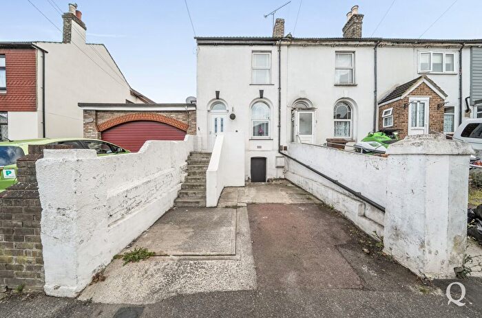 2 Bedroom End Terrace House For Sale In Gillingham Road, Gillingham, Kent, ME7