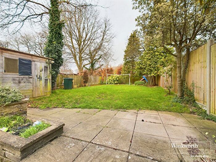 4 Bedroom Semi-Detached House To Rent In Venetia Close, Emmer Green, Reading, Berkshire, RG4