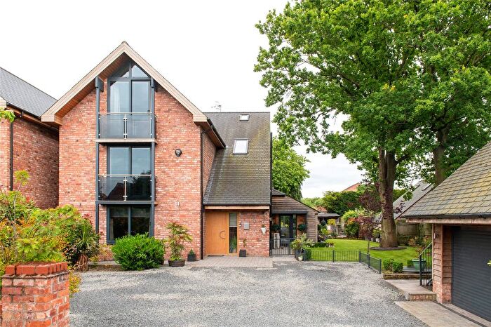 4 Bedroom Detached House For Sale In Copcut, Droitwich, Worcestershire, WR9