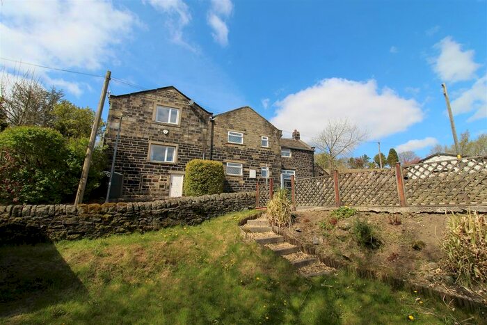3 Bedroom Property To Rent In Norland, Sowerby Bridge HX6