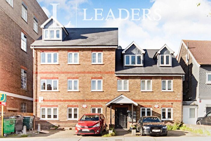 2 Bedroom Flat To Rent In Craignish Avenue, SW16