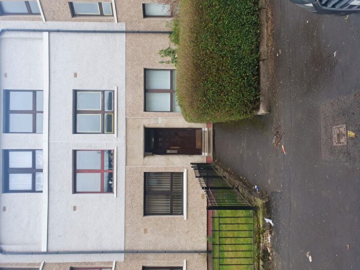 2 Bedroom Flat To Rent In Deanston Drive Shawlands, Glasgow, G41