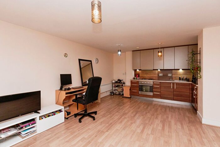 1 Bedroom Flat For Sale In Alencon Link, Basingstoke, Hampshire, RG21