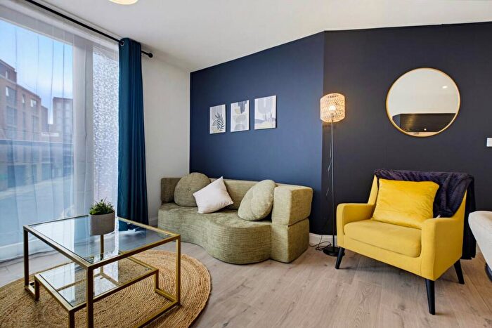 2 Bedroom Flat To Rent In Southside, St. John's Walk, Birmingham, B5