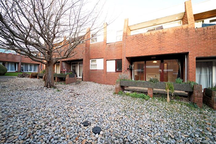 1 Bedroom Flat To Rent In Knightthorpe Court Burns Road Loughborough Leicestershire, LE11
