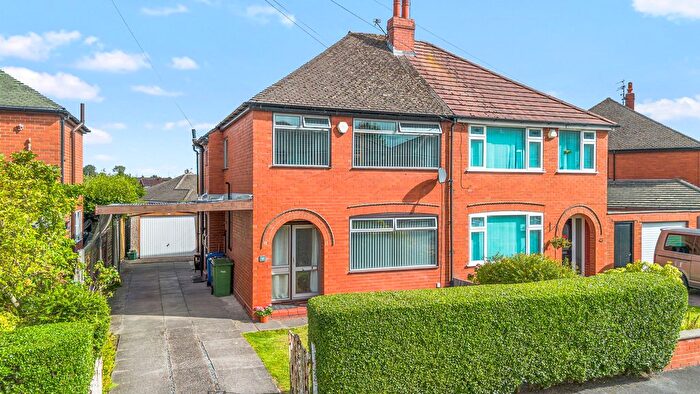 3 Bedroom Semi-Detached House For Sale In South Dale, Penketh, WA5