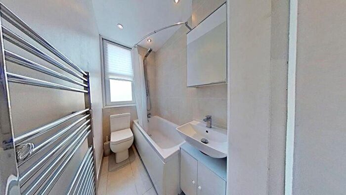 1 Bedroom Flat To Rent In Broughton Road, Edinburgh, EH7