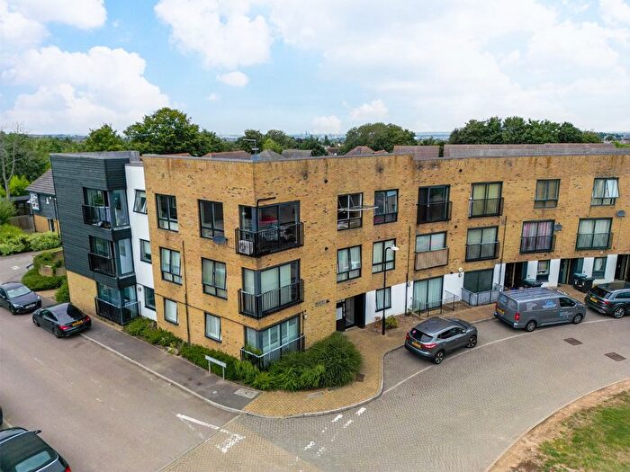 2 Bedroom Flat To Rent In Southfields House, Southfields Green, Gravesend, Kent, DA11