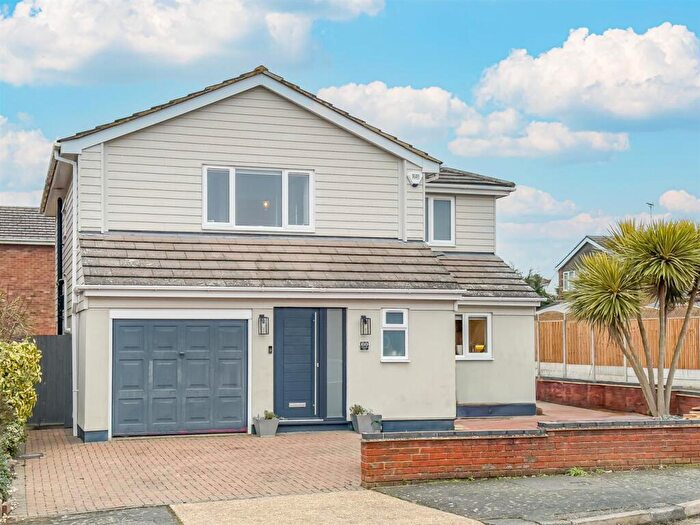 4 Bedroom Detached House For Sale In Cheapside East, Rayleigh, SS6