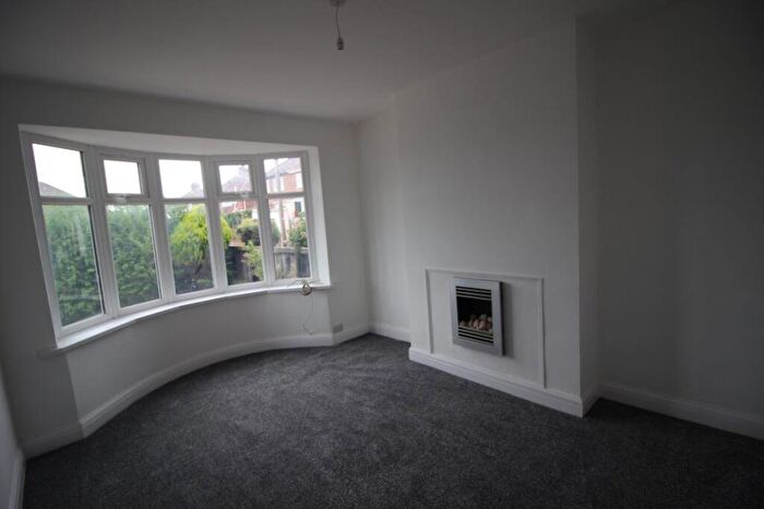 3 Bedroom Semi-Detached House To Rent In Deepdene Road, SR6