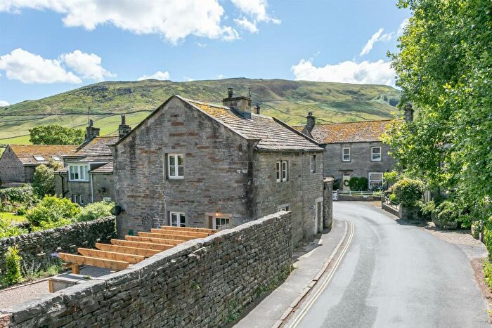 2 Bedroom Detached House For Sale In Main Street, Burnsall, Skipton, BD23
