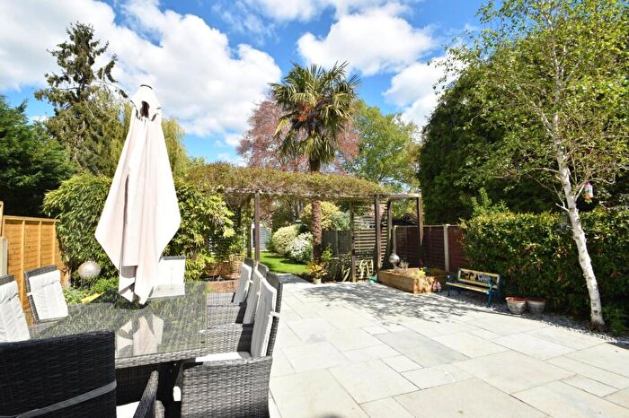 4 Bedroom Semi-Detached House For Sale In Grotto Road, Weybridge, KT13