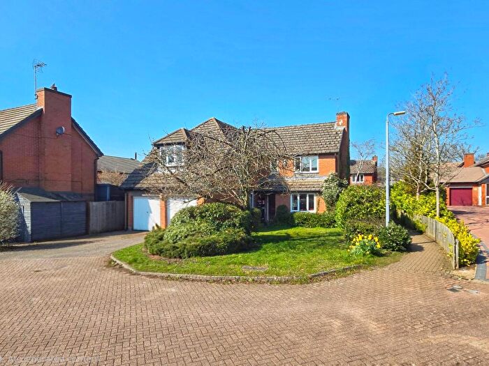 4 Bedroom Detached House For Sale In Albert Place, Ampthill, Bedfordshire, MK45