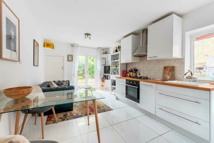 2 Bedroom Flat To Rent In Tunley Road, Harlesden, London, NW10