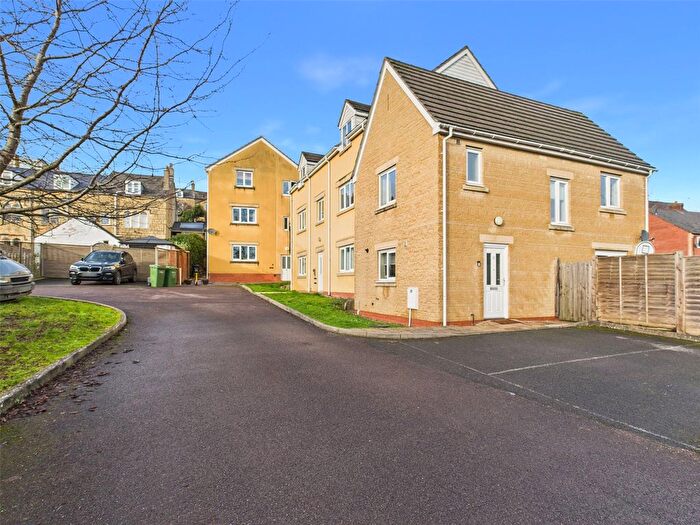 2 Bedroom Flat For Sale In Hilly Orchard, Stroud, Gloucestershire, GL5