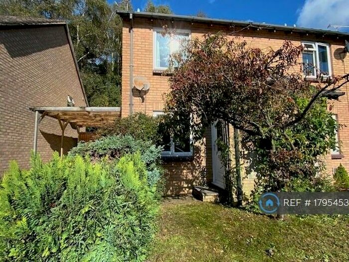 2 Bedroom End Of Terrace House To Rent In Spruce Close, Poole, BH17