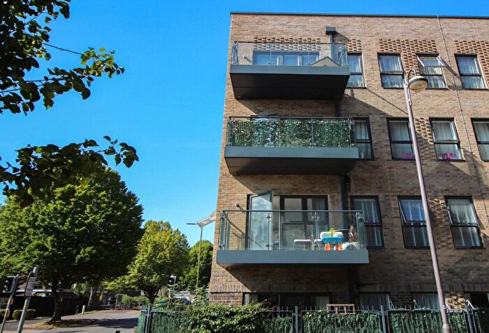 2 Bedroom Flat To Rent In Elliott Court, Oxhey Drive, Watford, WD19