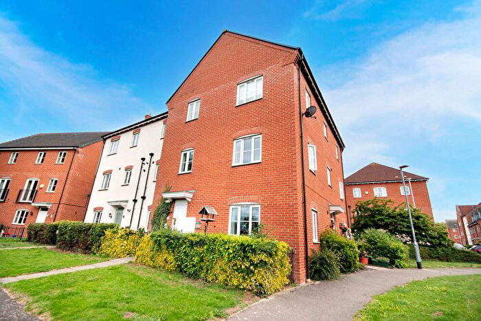 2 Bedroom Apartment For Sale In Waterfields, Retford, DN22