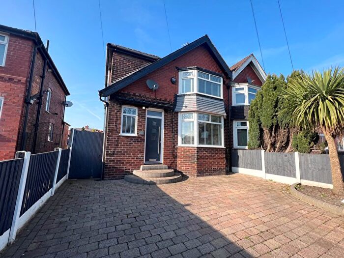 3 Bedroom Semi-Detached House To Rent In Branksome Drive, Salford, M6