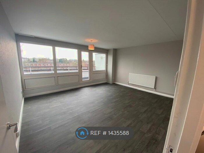 2 Bedroom Flat To Rent In Lemare Lodge, Bromley, BR2