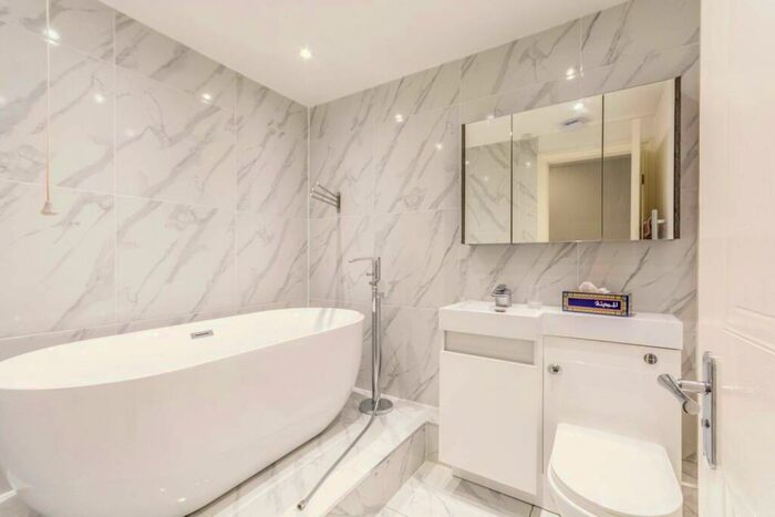 2 Bedroom Flat To Rent In Bridgewater Square, Barbican, London, EC2Y