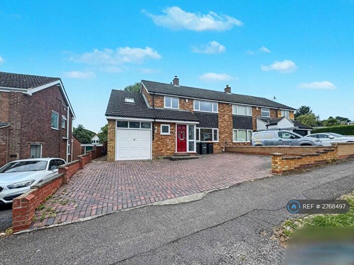 4 Bedroom Semi-Detached House To Rent In Plover Way, Bedford, MK41