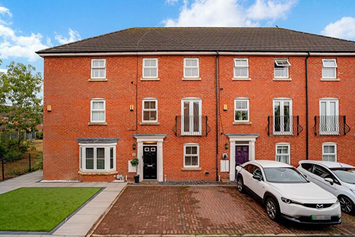 4 Bedroom Terraced House For Sale In Lingwell Park, Widnes, WA8