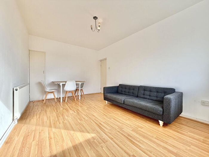 2 Bedroom Flat To Rent In Benbow Street, Deptford, SE8