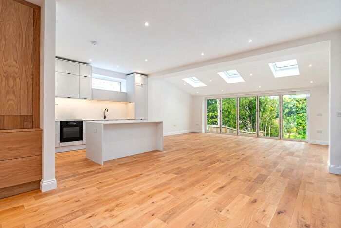 4 Bedroom Detached House For Sale In Riddlesdown Avenue, Purley, CR8