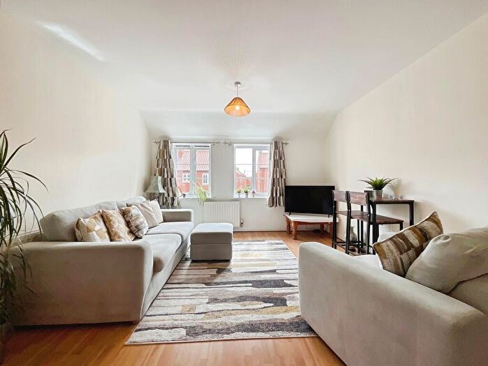 2 Bedroom Flat To Rent In Honeysuckle Lane, Wragby, LN8