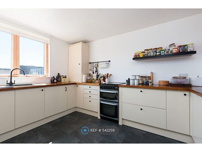 2 Bedroom Flat To Rent In Henley Prior, London, N1