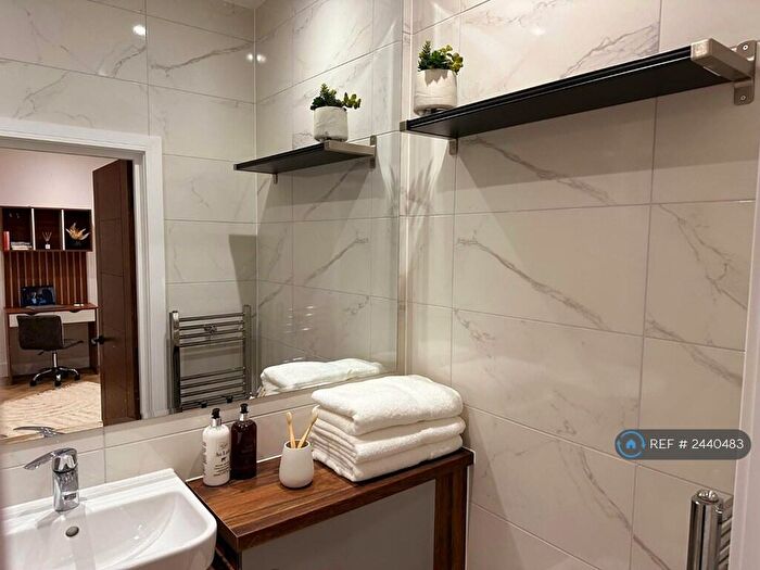 Studio To Rent In Deluxe, Derby, DE1